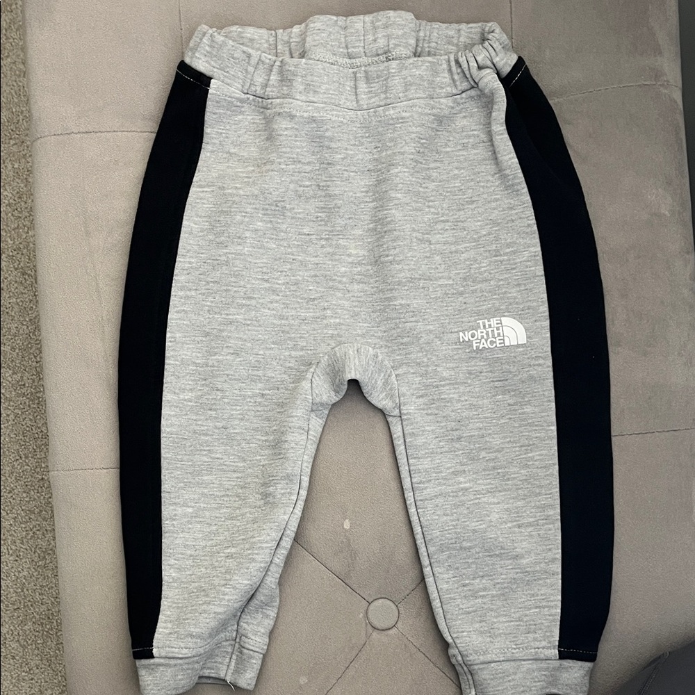 The North Face Kids Gray and Black Jogger Set - Picture 5 of 8